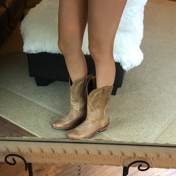 Laredo Round Toe Cowboy Boots. - Picture 4 of 6